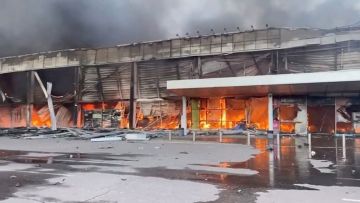 Ataque con misil ruso a centro comercial en Ucrania causó al menos 10 muertes y cerca de 40 heridos