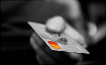 Negocios no pueden cobrarte comisión por pagar con tarjeta de crédito: Profeco