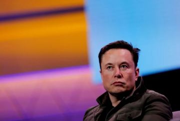 Renuncias masivas sacuden Twitter mientras Elon Musk intenta persuadir a algunos empleados para que se queden