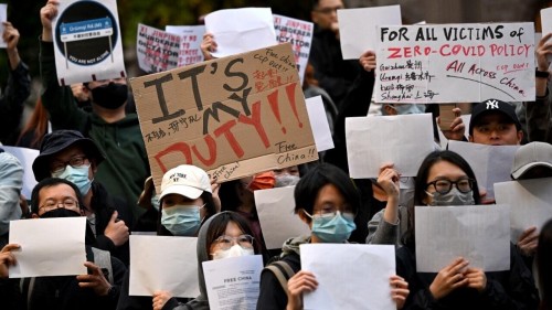 Autoridades Chinas han levantado algunas restricciones, tras la represión a las protestas pero mantienen su plan de COVID cero