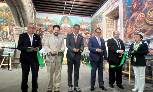 Presenta IMSS Tlaxcala 80 fotografías, 80 historias en Palacio de Gobierno