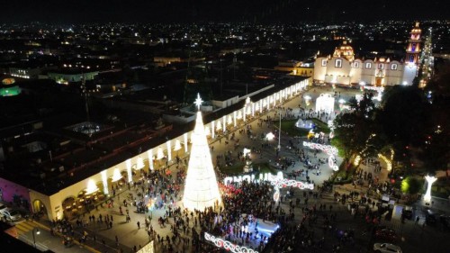 Llega la navidad a San Pedro Cholula con más de 1.5 millones de luces