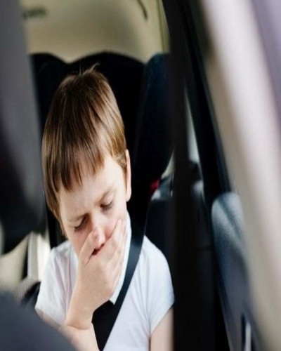 Mareos en el coche, ¿por qué ocurren?