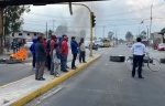 San Pedro Cholula implementa dispositivos por cierre de circulación en la carretera México-Puebla, altura de San Cristóbal Tepontla