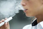 Rumania prohíbe la venta de cigarros electrónicos a menores de edad