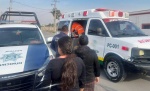 Traslada ambulancia de Proteccion Civil Huamantla a masculino que sufrió accidente con trilladora