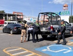 A plena luz y en vía pública golpea a su esposa en Chiautempan, ya fue detenido