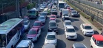 Foto: Cortesía Autos circulando en una avenida de Ciudad de México.