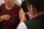 Con respaldo de Tonantzin Fernández, DIF San Pedro Cholula acerca servicios de salud a personas adultas mayores