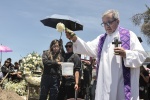 Familiares, amigos e integrantes del Colectivo Voz de los Desaparecidos en Puebla despidieron a Minerva González, conocida como “Minita”, madre buscadora que durante años recorrió calles, terrenos y distintas jornadas de búsqueda para localizar a su hijo José Martín Jiménez González, desaparecido en Amozoc en 2018.