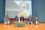 Foto: Cortesía Rector de la UATx durante encuentro universitario