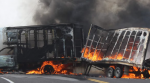 Foto: Cortesía Balaceras y vehículos incendiados durante bloqueos carreteros en Michoacán.