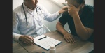 Foto: Cortesía Hombre reflexionando sobre su salud mental.