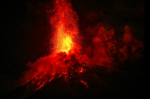 Foto: Cortesía Volcán de Fuego de Guatemala expulsando ceniza durante una erupción.