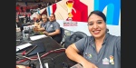Árbitra poblana durante un partido internacional de básquetbol FIBA