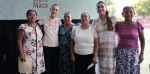 Claudia Sheinbaum entrega tarjetas de la Pensión Mujeres Bienestar en Acapulco.