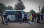 Accidente entre camioneta y transporte público en Panotla.
