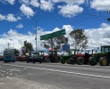 Foto: Cortesía Agricultores con tractores durante manifestación en Nanacamilpa.