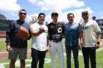 Omar Muñoz realiza lanzamiento inaugural en encuentro entre Pericos de Puebla y Toros de Tijuana
