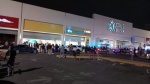 Por: Lula Pineda Ministeriales frustran asalto en Coppel Cruz del Sur Cuautlancingo; un presunto delincuente fue detenido