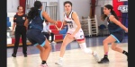 Foto: Cortesía Estudiante deportista jugando básquetbol mientras estudia ingeniería en software
