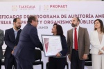 Entrega de certificados ambientales a empresas en Tlaxcala.