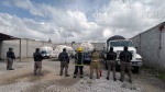 Foto: Cortesía Pipas de gas aseguradas durante operativo de la FGR en Apizaco.