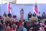 Foto: Cortesía Lorena Cuéllar durante encuentro con habitantes de Teolocholco.
