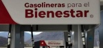 Instalaciones de Pemex con tanques de petróleo