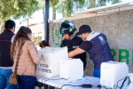 Urna electoral y boletas para las elecciones de 2027.