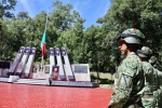 Foto: Cortesía Autoridades de Tlaxcala durante ceremonia por los Niños Héroes.