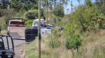 Foto: Cortesía Patrulla de Panotla volcada sobre la carretera a Temetzontla.