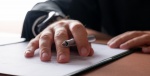 Foto: Cortesía Persona firmando un testamento ante notario