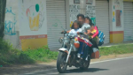 Foto: Cortesía Motocicleta circulando por una calle de Tlaxcala