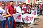 Arranca Tonantzin Fernández pavimentación de calle en Cuachayotla tras años de deterioro