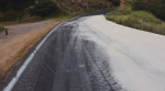 Autoridades y personal de Protección Civil atienden un derrame de ácido sulfúrico en una carretera de Sonora