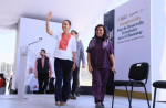 Foto: Cortesía Lorena Cuéllar durante un acto oficial con Claudia Sheinbaum.