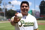 Por: Lula Pineda Omar Muñoz realiza lanzamiento inaugural en encuentro entre Pericos de Puebla y Toros de Tijuana