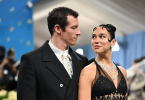 Dua Lipa y Callum Turner se casan en Londres: pocas fueron las celebridades que asistieron al evento del año
